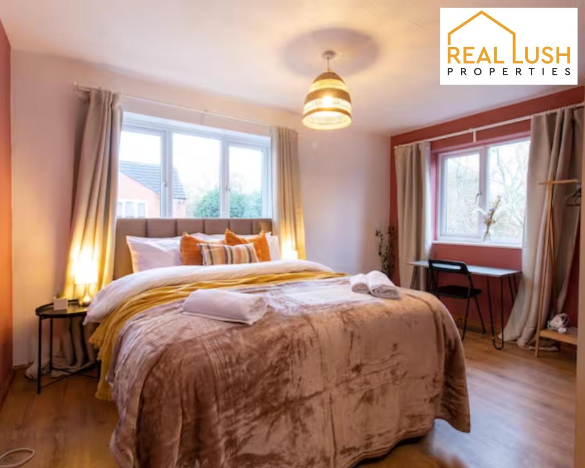 One-Bedroom Apartment By Real Lush Properties In Langsett Wolverhampton Exteriör bild
