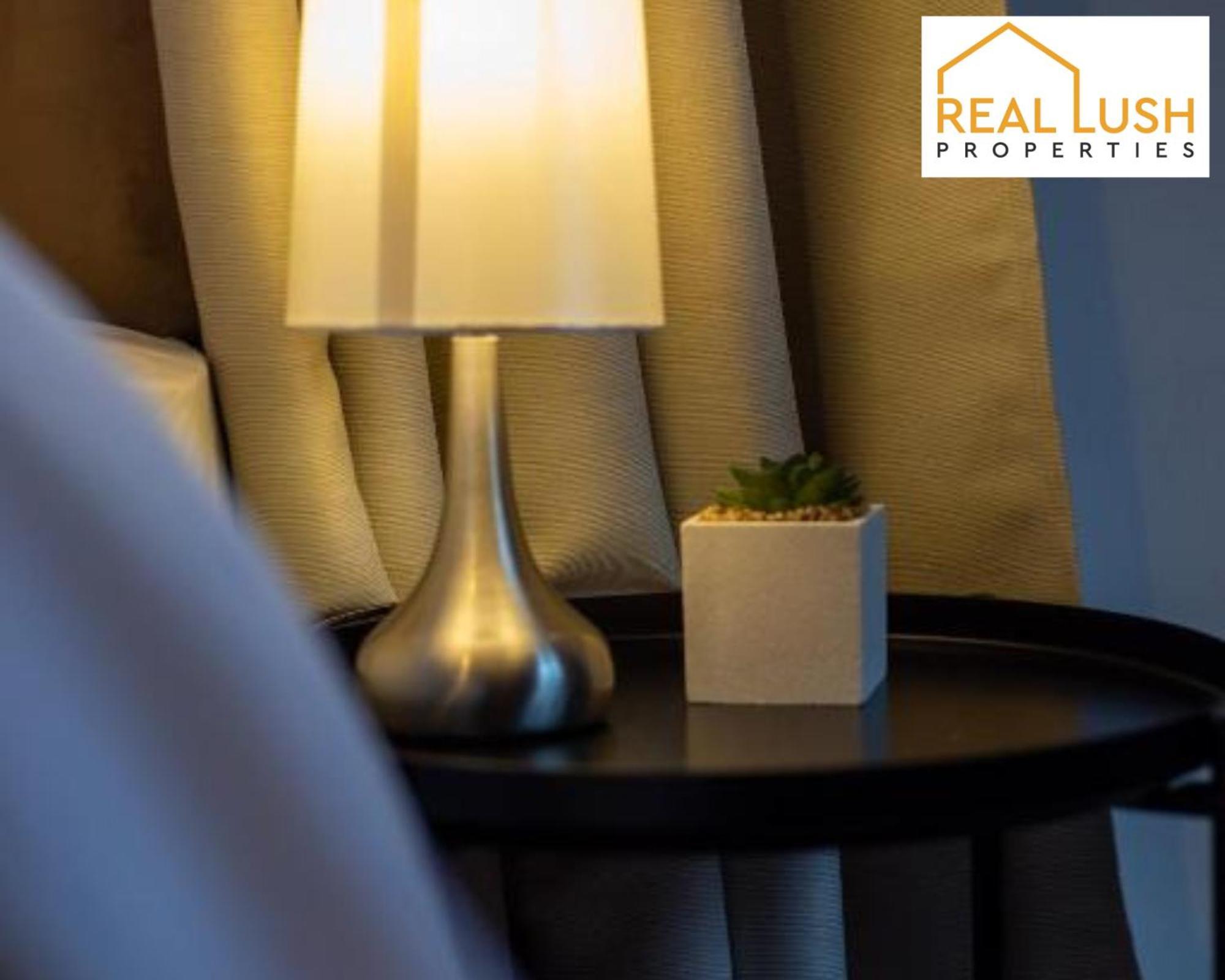 One-Bedroom Apartment By Real Lush Properties In Langsett Wolverhampton Exteriör bild