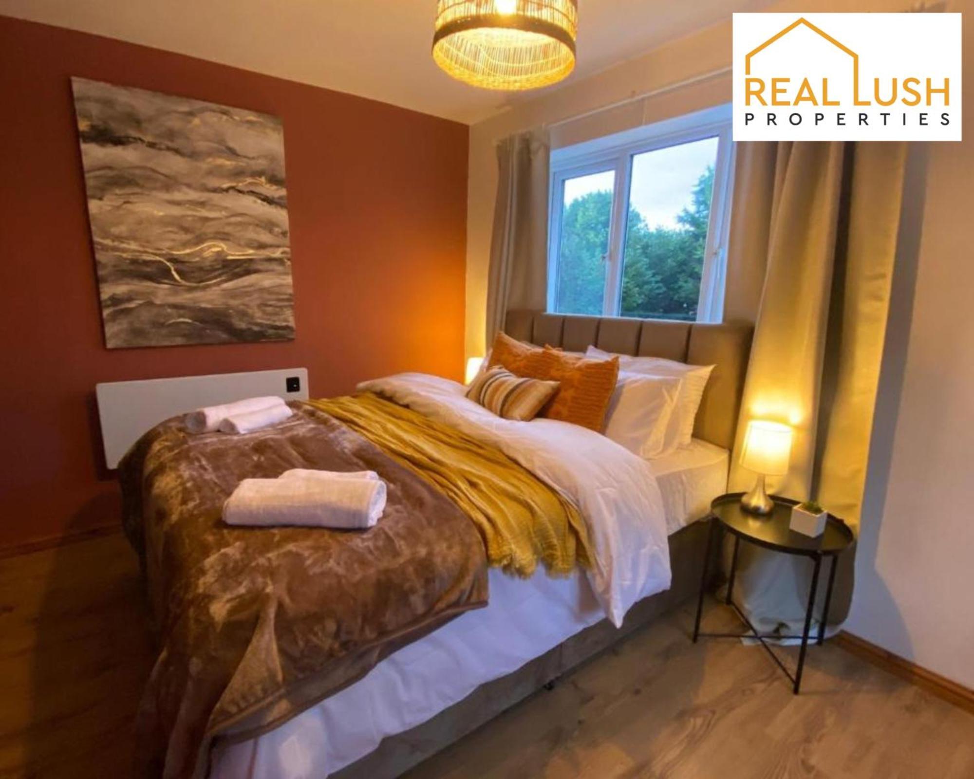 One-Bedroom Apartment By Real Lush Properties In Langsett Wolverhampton Exteriör bild