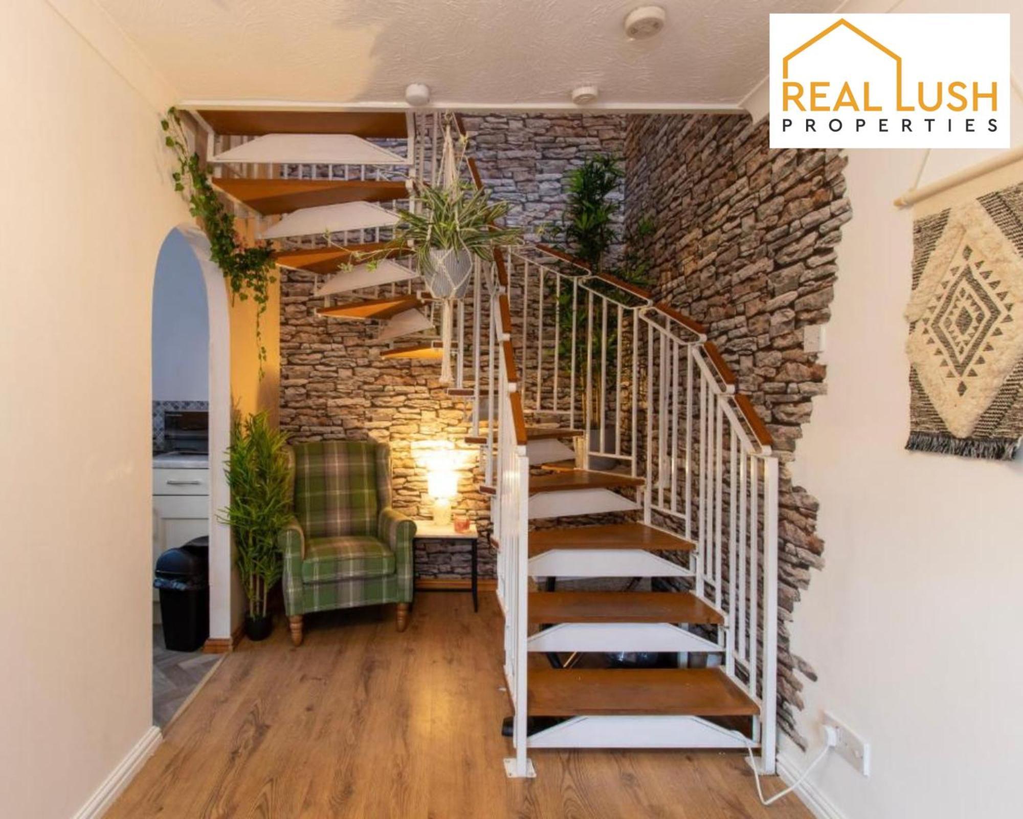 One-Bedroom Apartment By Real Lush Properties In Langsett Wolverhampton Exteriör bild